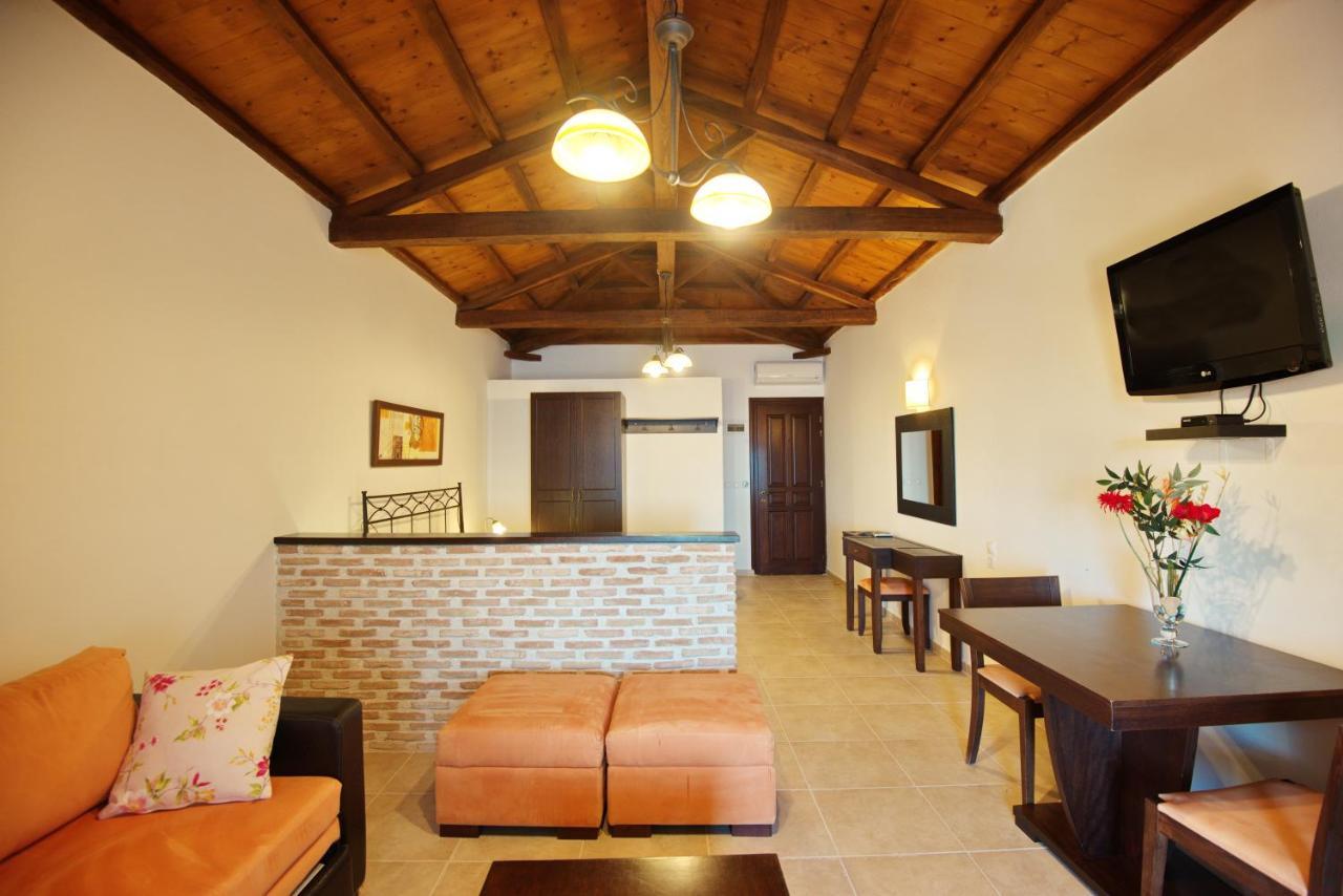 Yalis Hotel Votsi  Luaran gambar