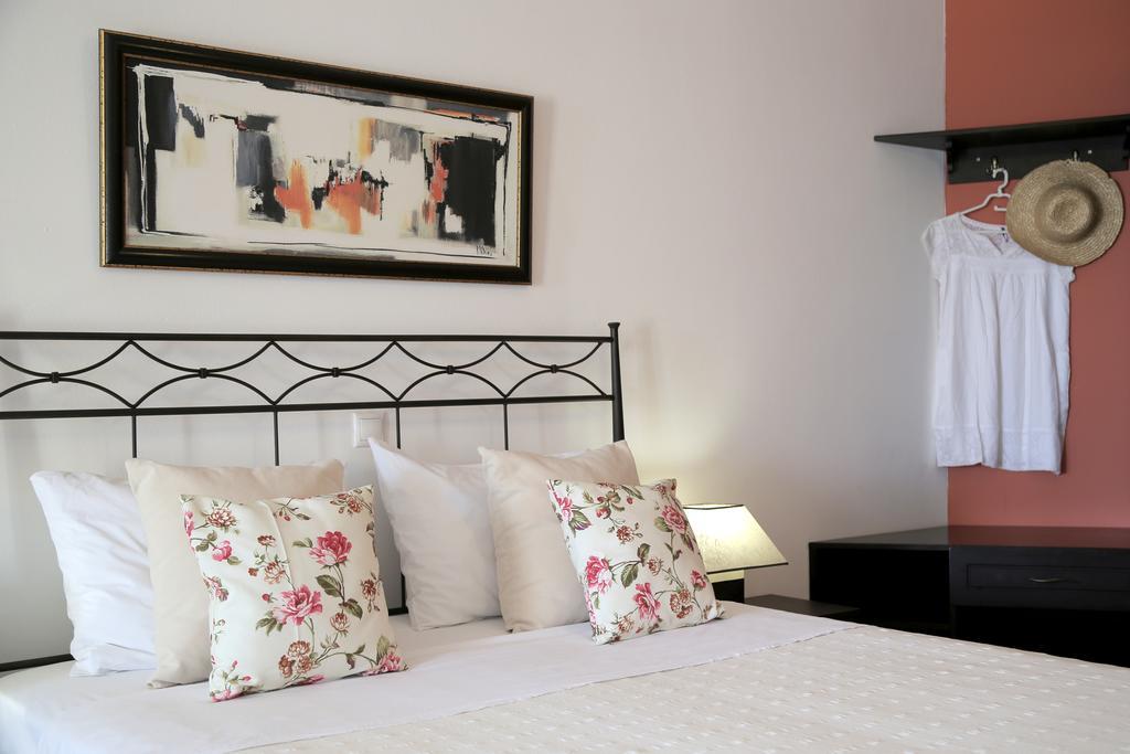 Yalis Hotel Votsi  Luaran gambar