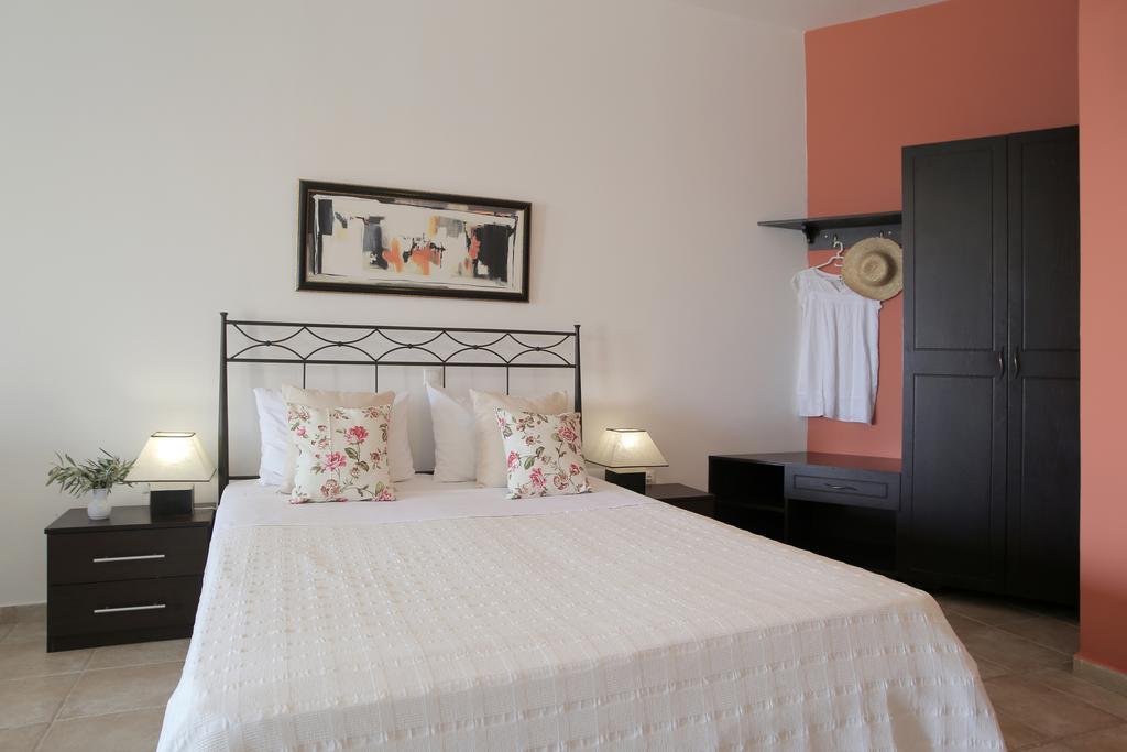 Yalis Hotel Votsi  Luaran gambar